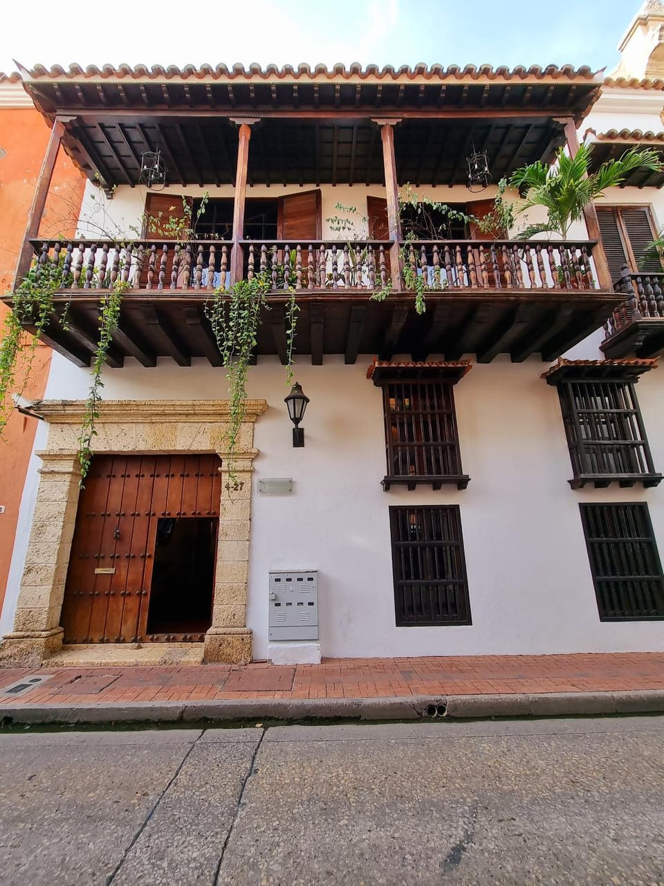 Facade/entrance