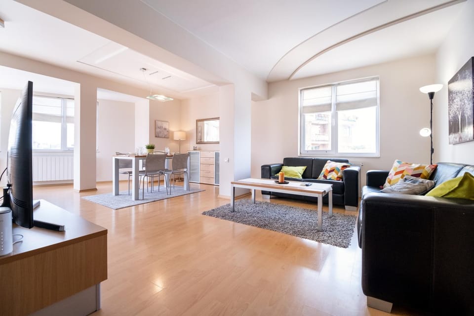 Living room, Seating area, Dining area