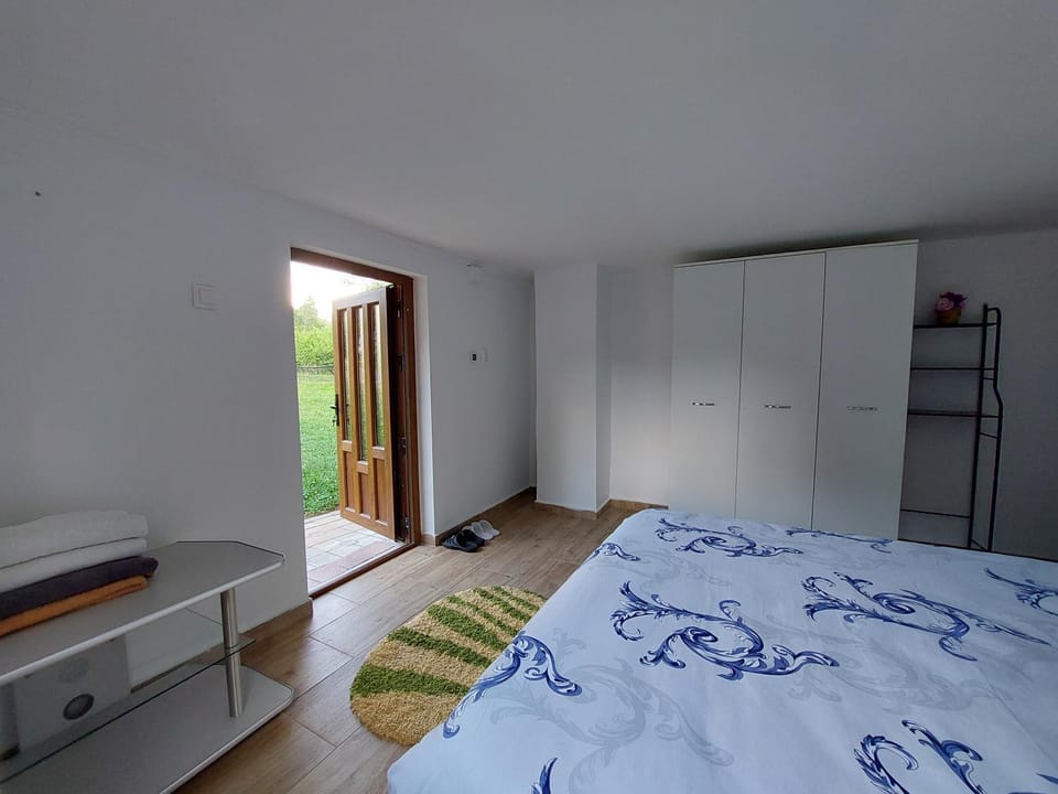 Bedroom, Garden view