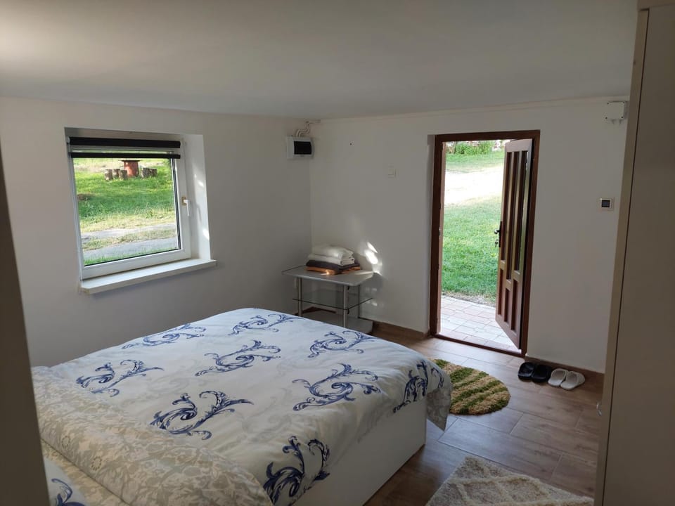Bedroom, Garden view