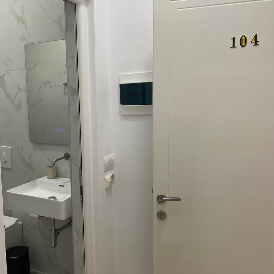 Relaxing Escape Rooms Apartment in Ksamil