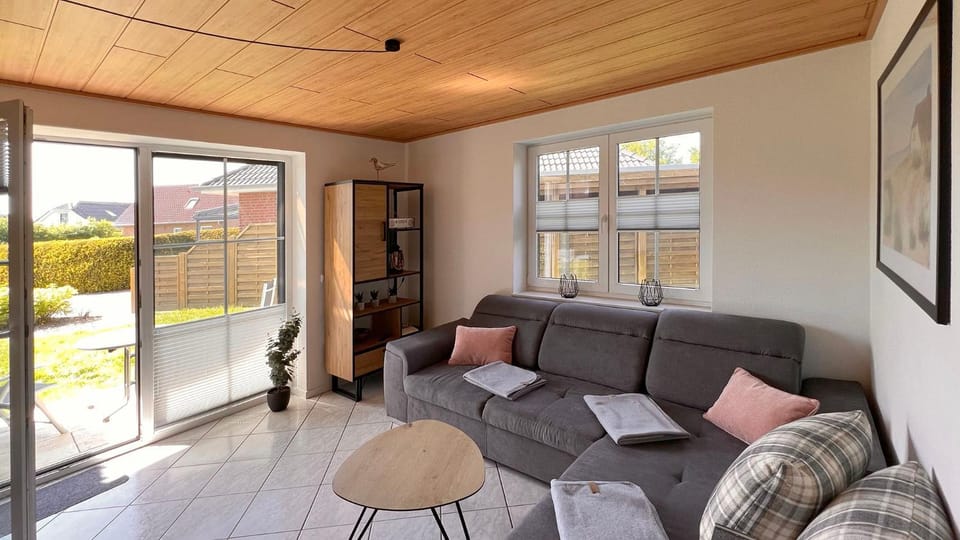View (from property/room), Balcony/Terrace, Living room, Seating area