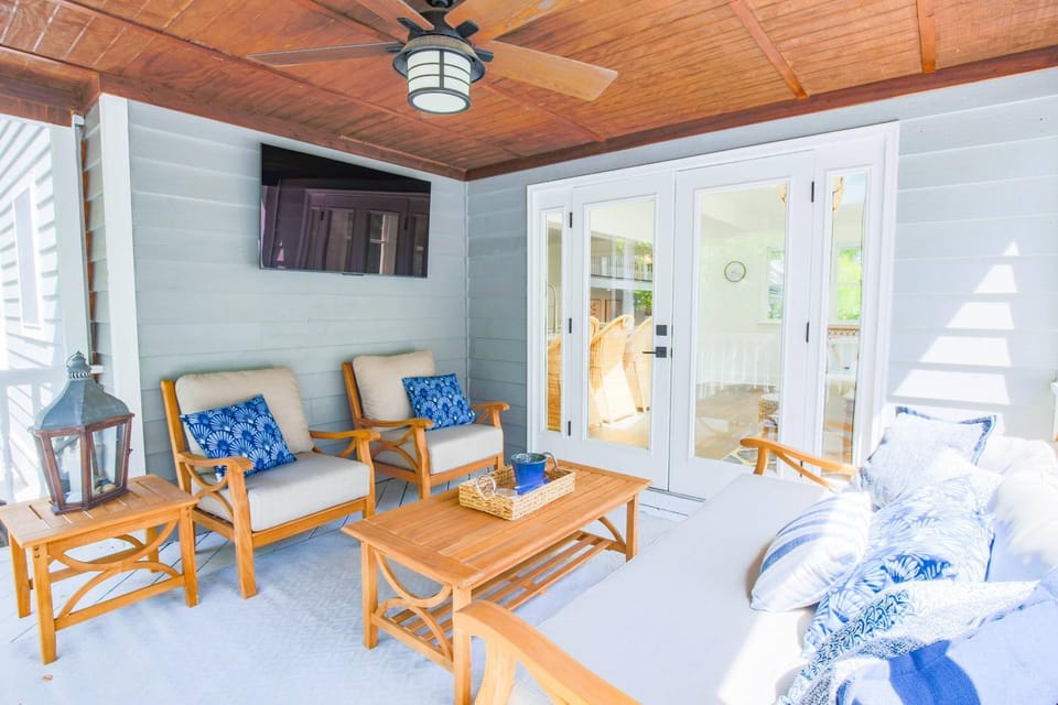 The Lazy Palm House in Isle of Palms