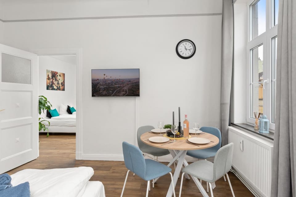 TV and multimedia, Balcony/Terrace, Dining area, Bedroom