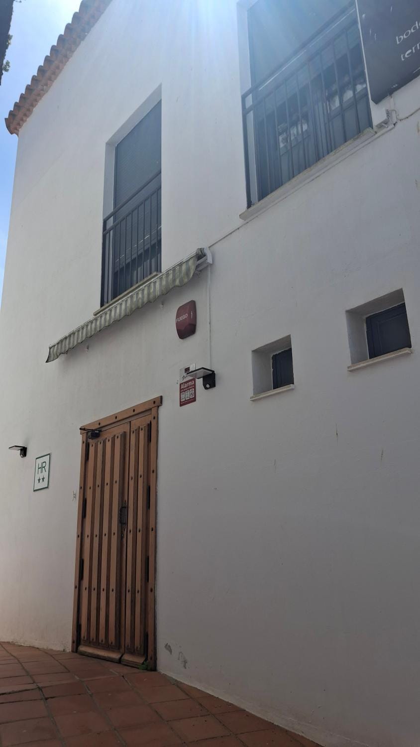 Facade/entrance, Lobby or reception, acessibility