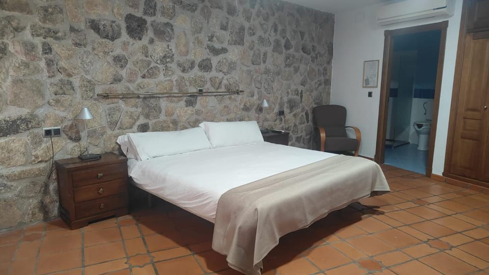 Bed, Bathroom, Decorative detail, wardrobe