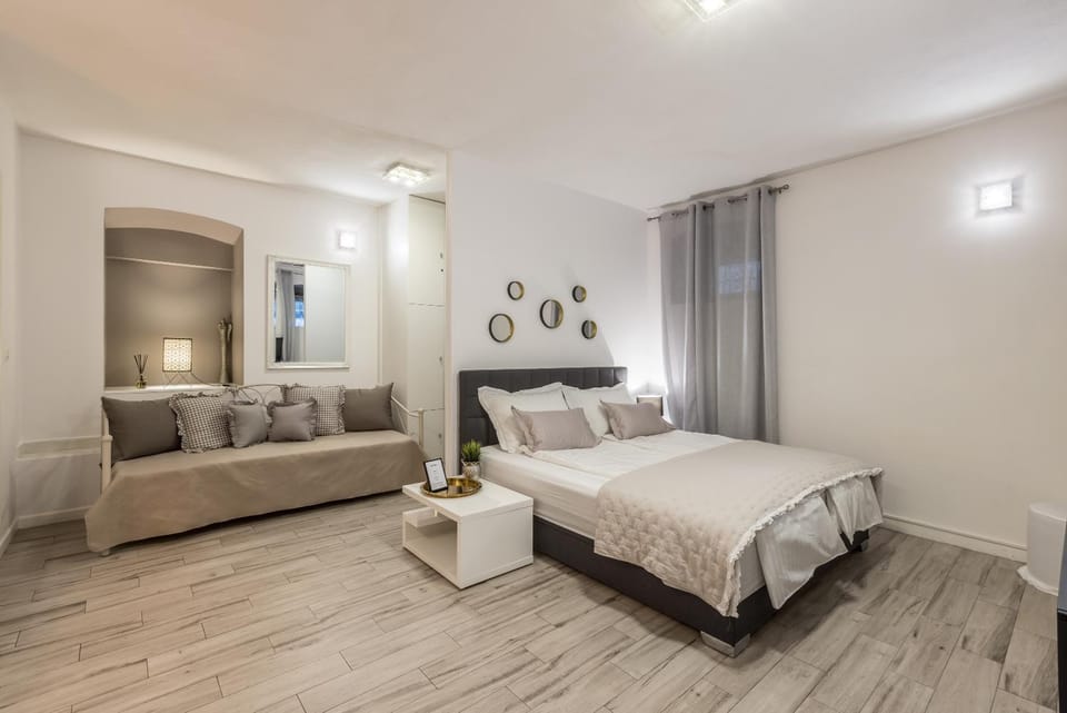 Bed, Photo of the whole room