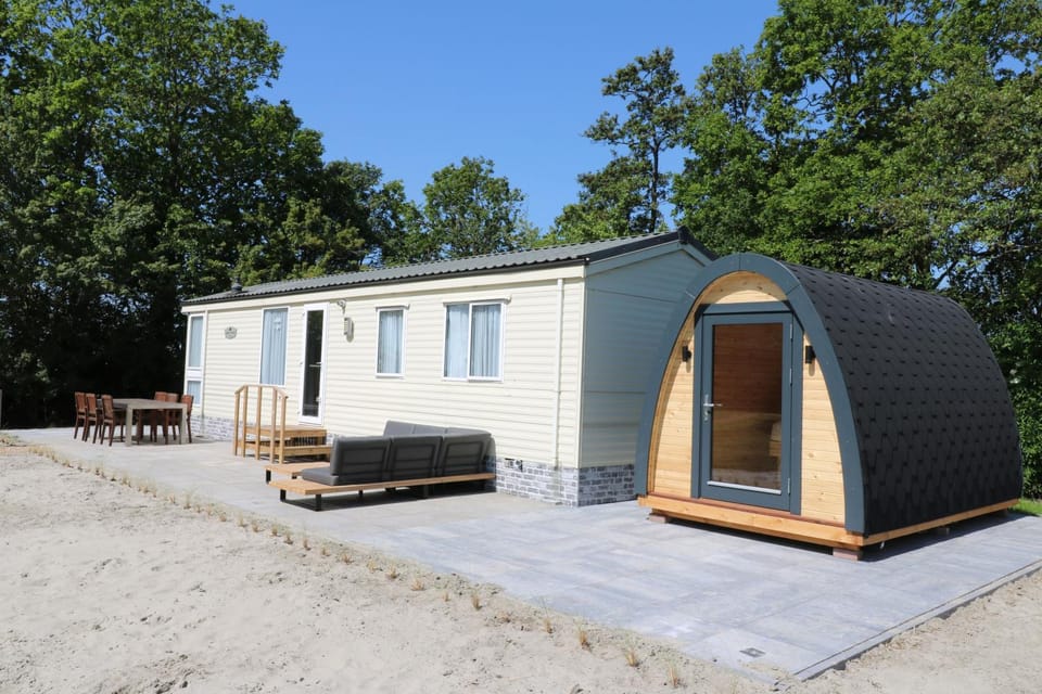 Hof Nieuwerkerk Chalet 2 Campground/ 
RV Resort in Zeeland, Netherlands
