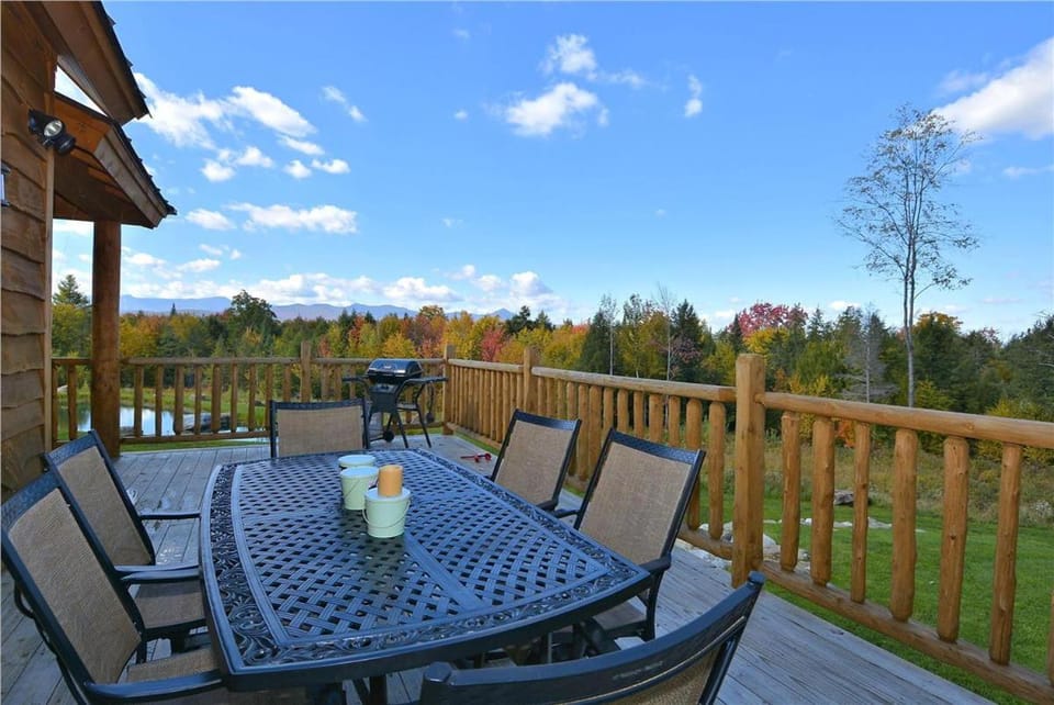 Lazy Bear Lodge House in Morristown