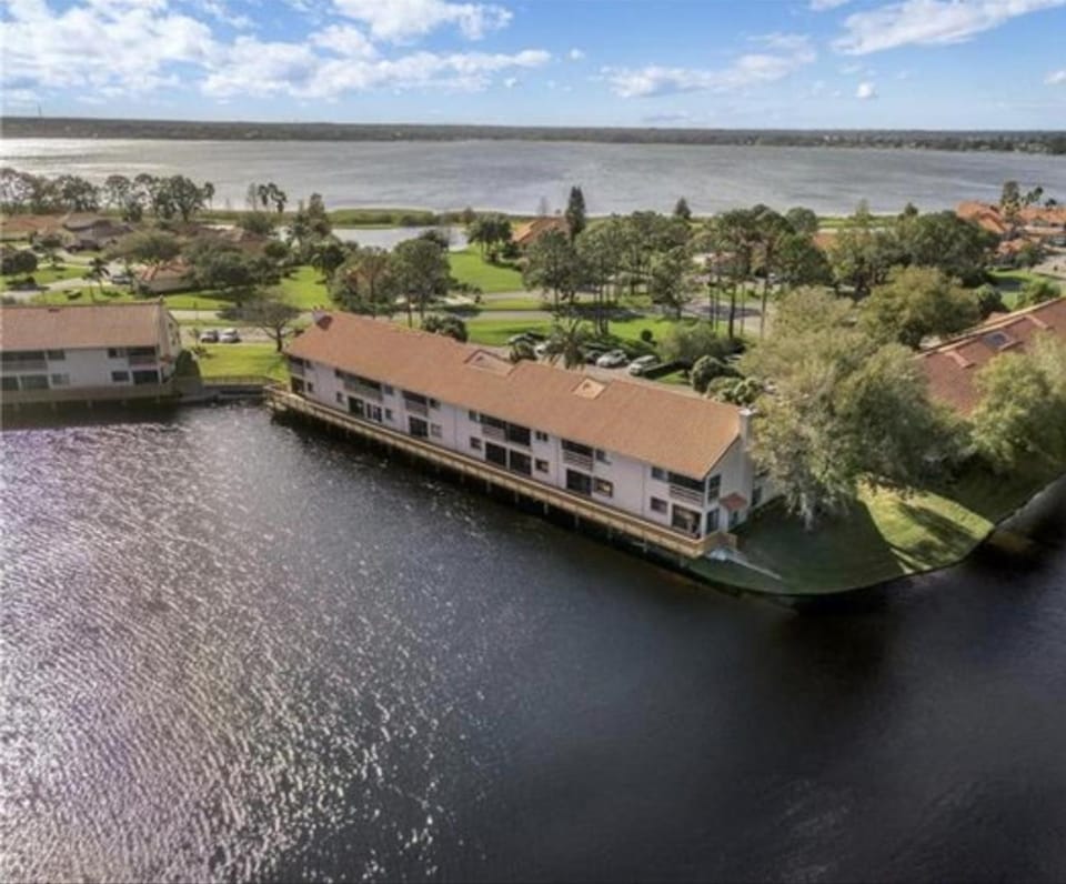 Lakefront Retreat in Winterset House in Winter Haven