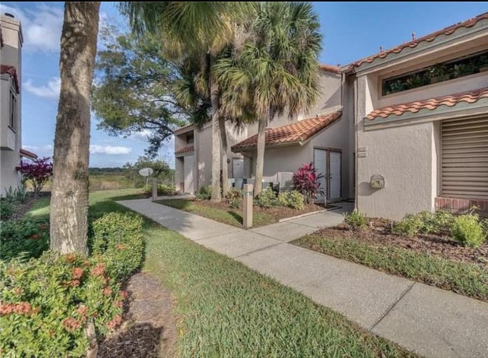 Lakefront Retreat in Winterset House in Winter Haven