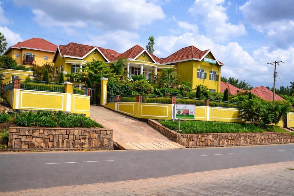 Property building, Day, Garden, Garden, Garden view, Street view, Breakfast