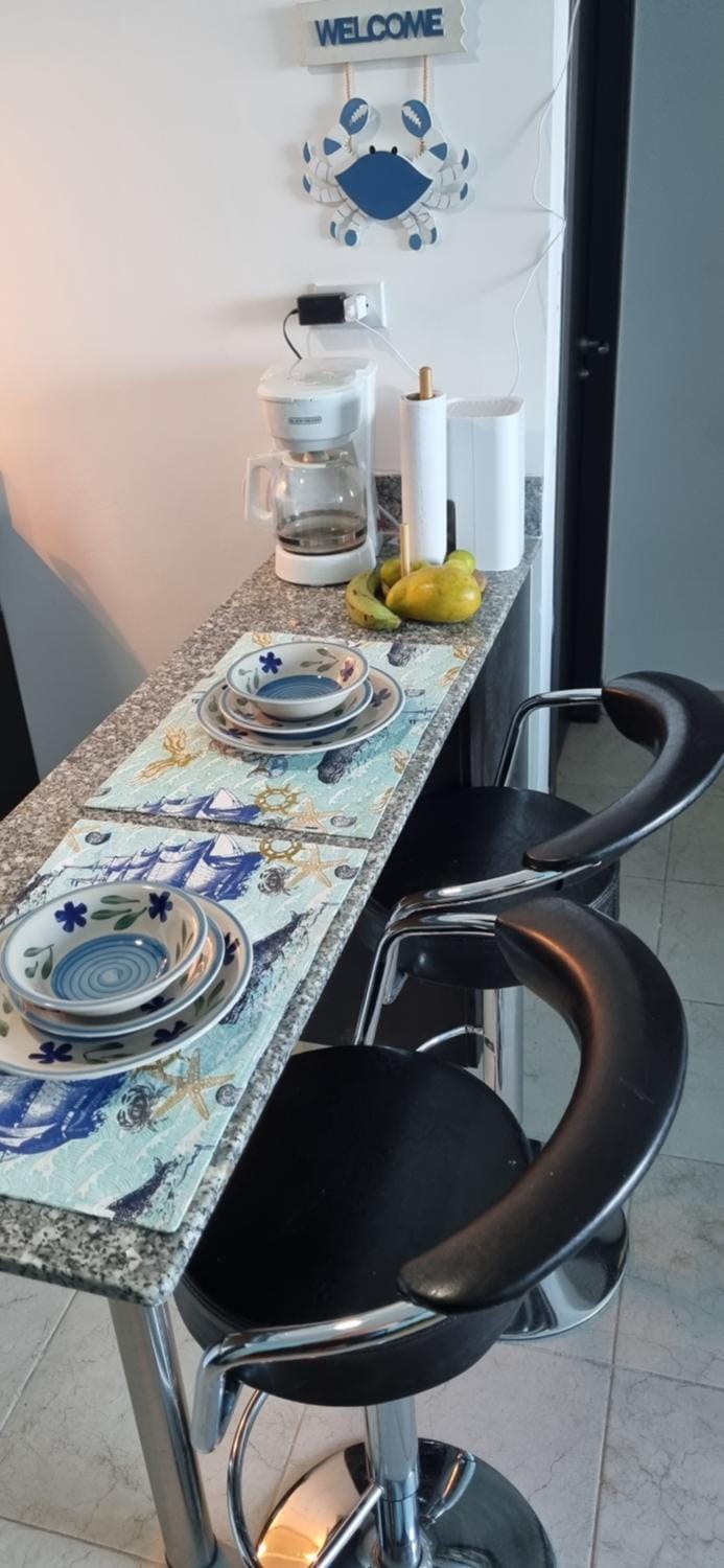 Food and drinks, Dining area, Food