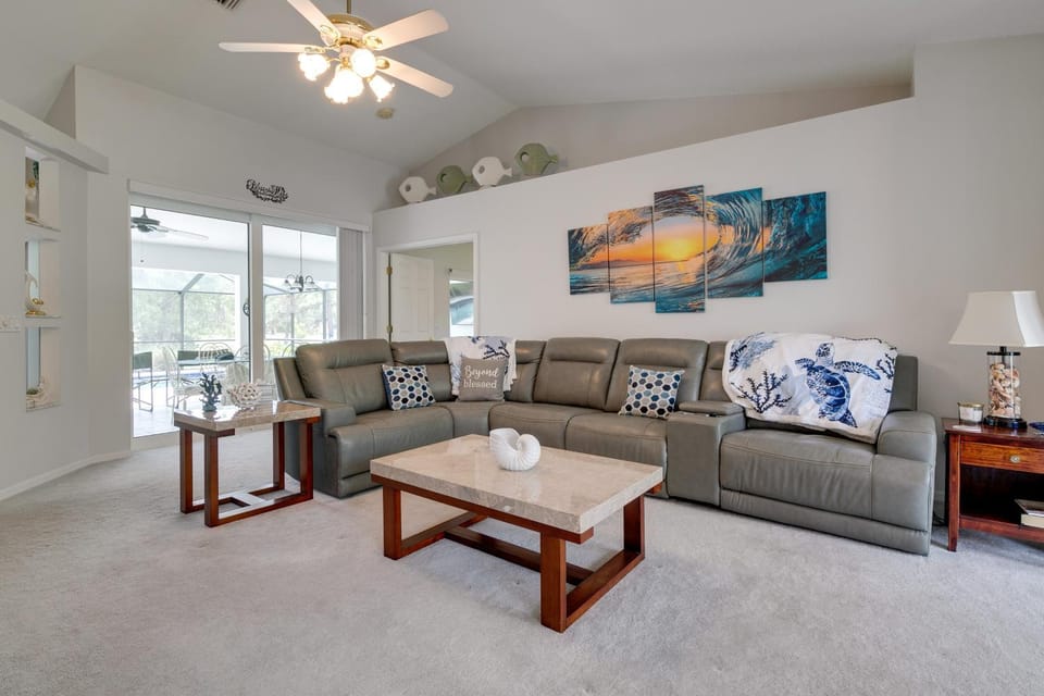 Pool, Grill & Golf Course Views: Spring Hill Stay! House in Spring Hill