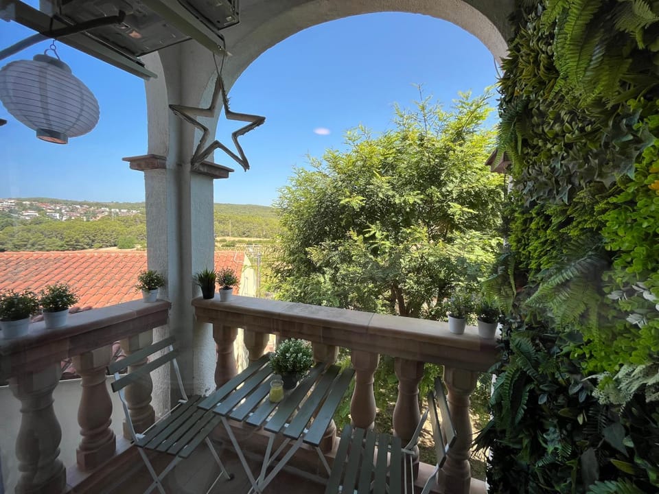 Natural landscape, View (from property/room), Balcony/Terrace