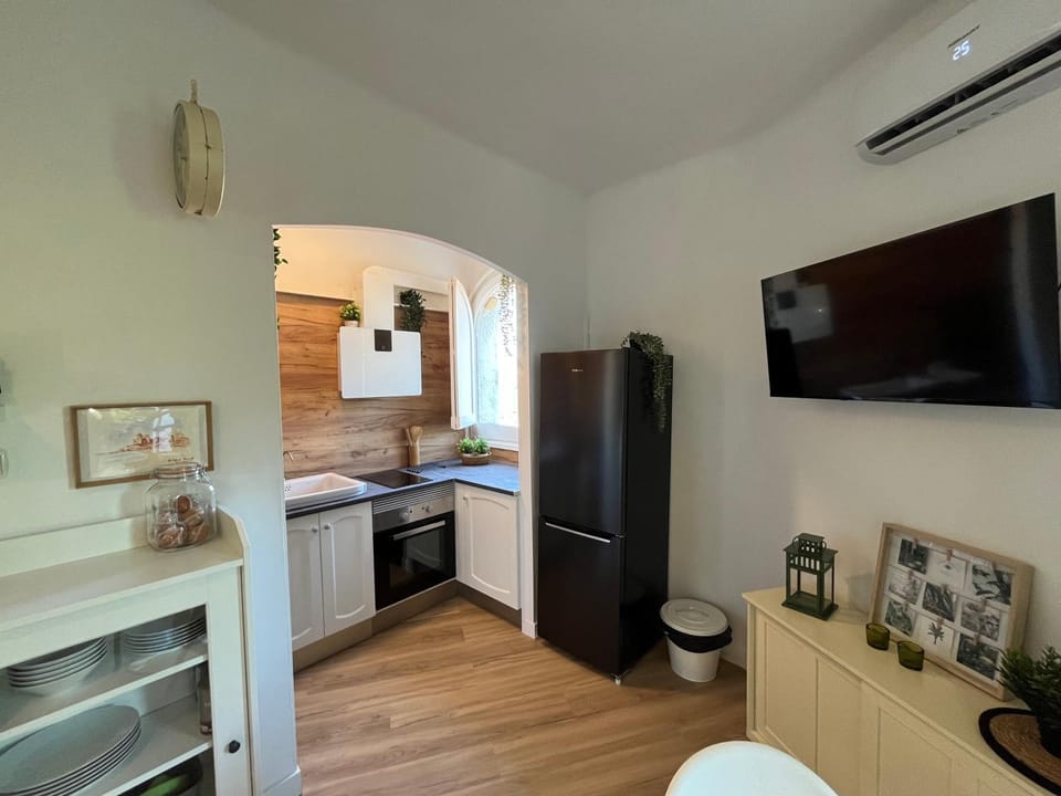 TV and multimedia, Kitchen or kitchenette, oven