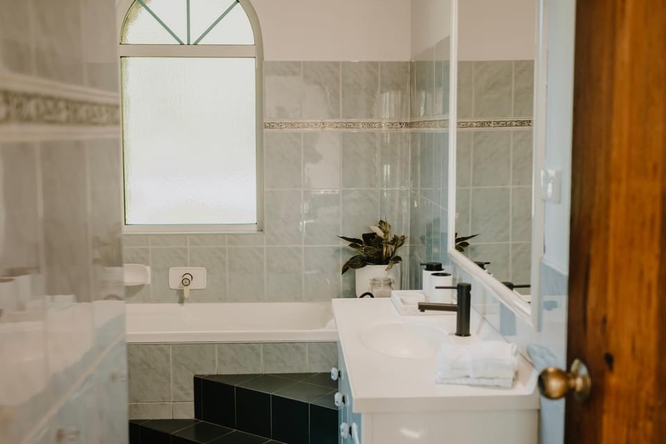 Toilet, Bathroom, Bath