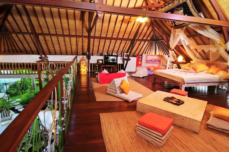 Communal lounge/ TV room