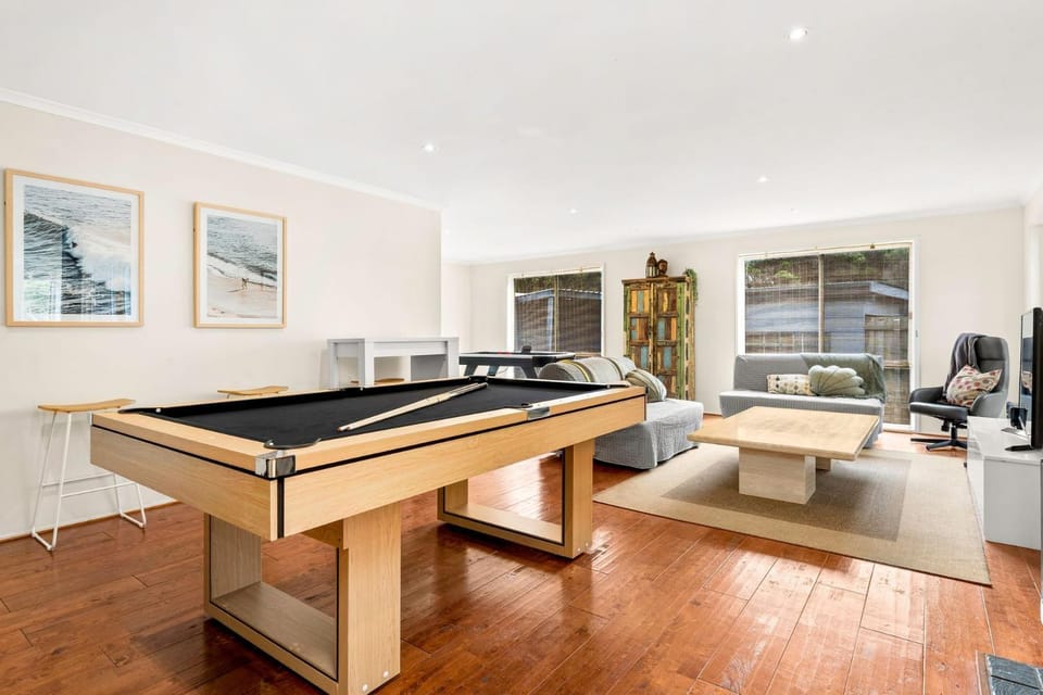 Calm 3922 House in Victoria
