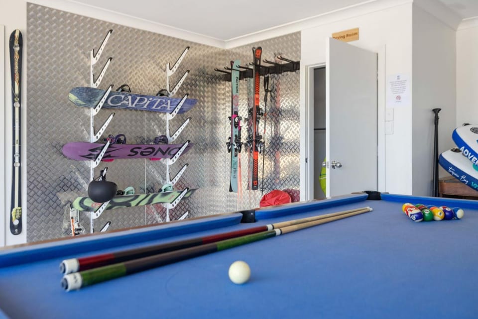 Game Room, storage