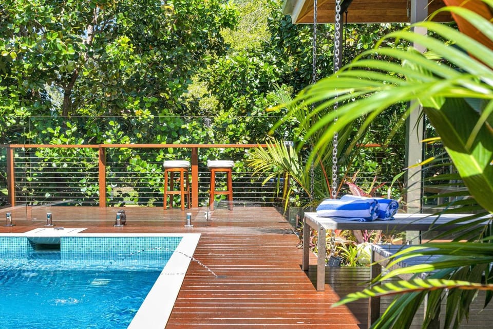 Belle Escapes Luxury Reef Villa Palm Cove Villa in Palm Cove