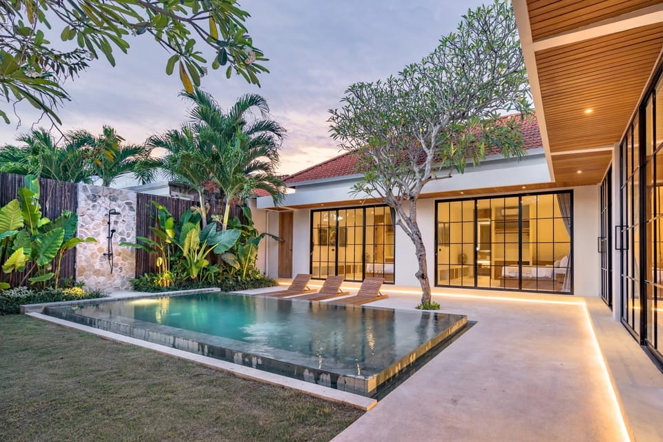 Property building, Swimming pool