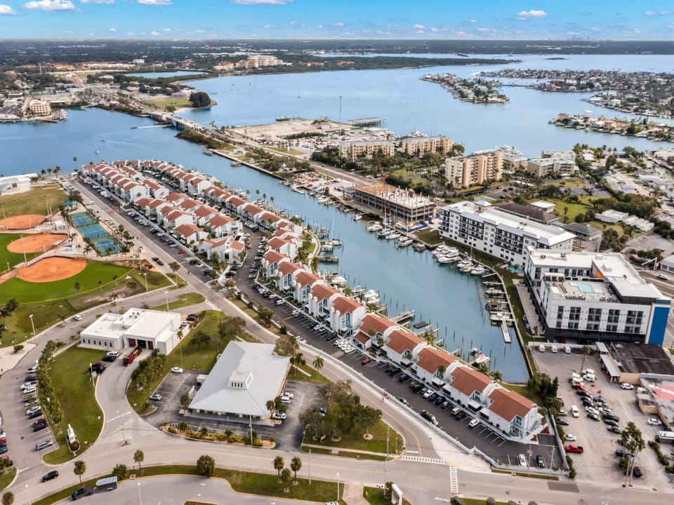 Neighbourhood, Natural landscape, Bird's eye view, Swimming pool
