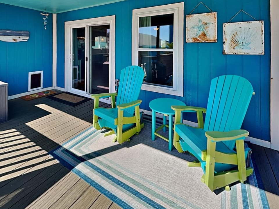 Patio, Seating area, pet friendly