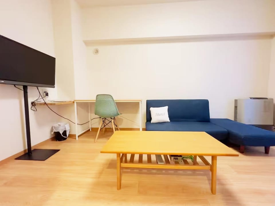 Living room, Photo of the whole room