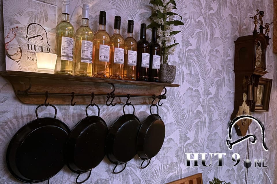 Restaurant/places to eat, Food and drinks