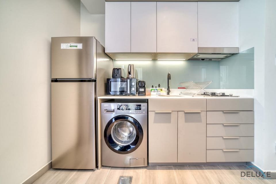 Coffee/tea facilities, Kitchen or kitchenette, minibar, stove, washing machine