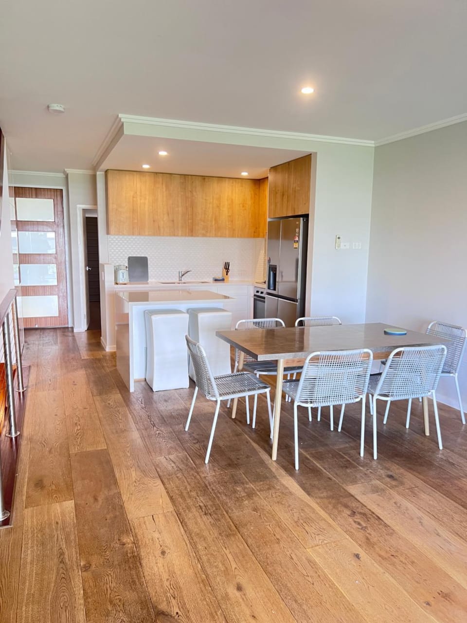 Kitchen or kitchenette, Seating area, Dining area, minibar, pet friendly, stove