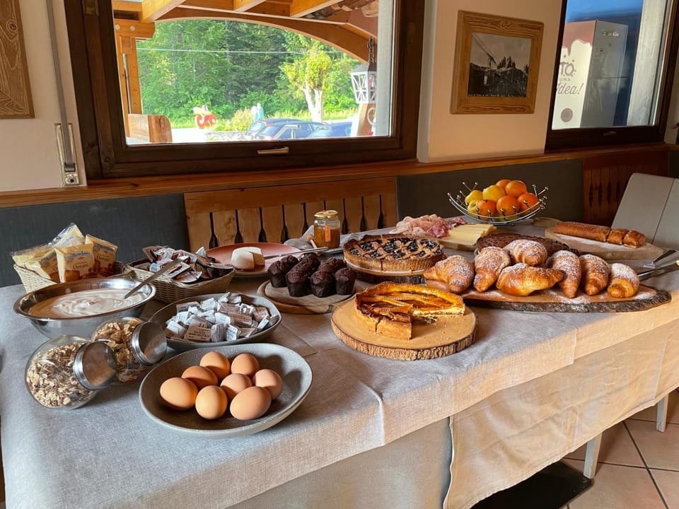 Restaurant/places to eat, Food and drinks, Food, Breakfast, Buffet breakfast