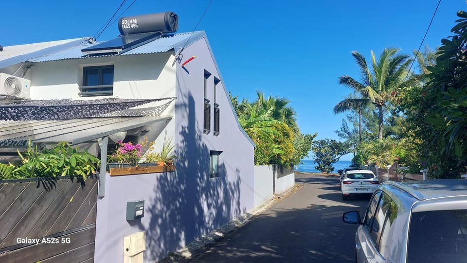 Neighbourhood, Street view, Parking