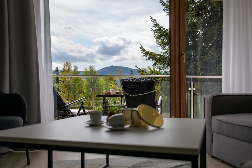 Balcony/Terrace, Mountain view