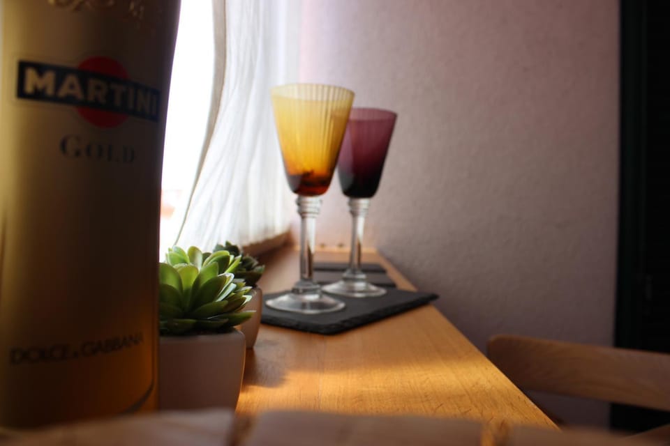Balcony/Terrace, Food and drinks, Area and facilities