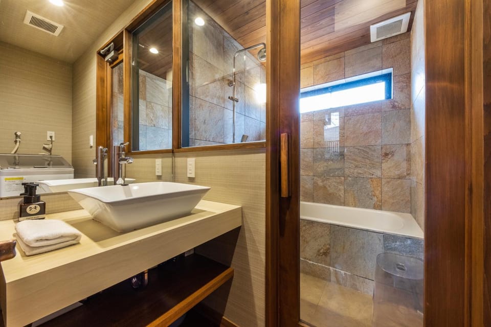 Shower, Bathroom, Bath, towels