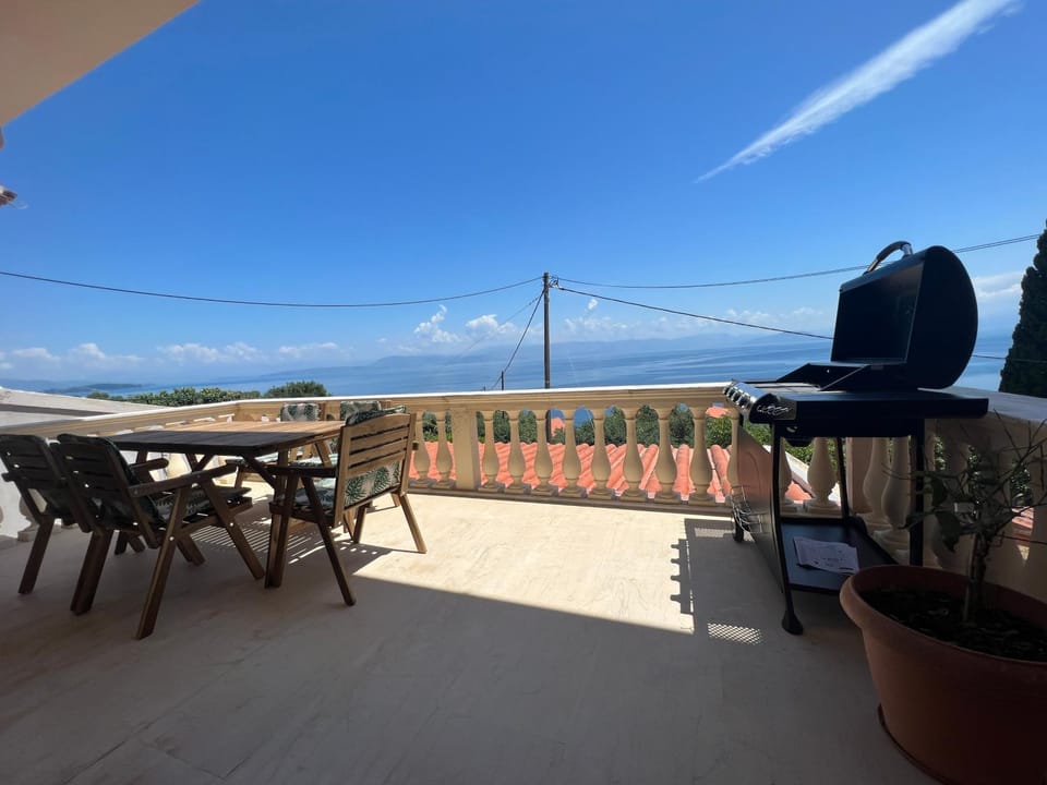 View (from property/room), Balcony/Terrace, Dining area