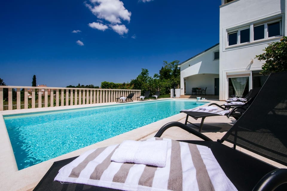 Property building, Swimming pool