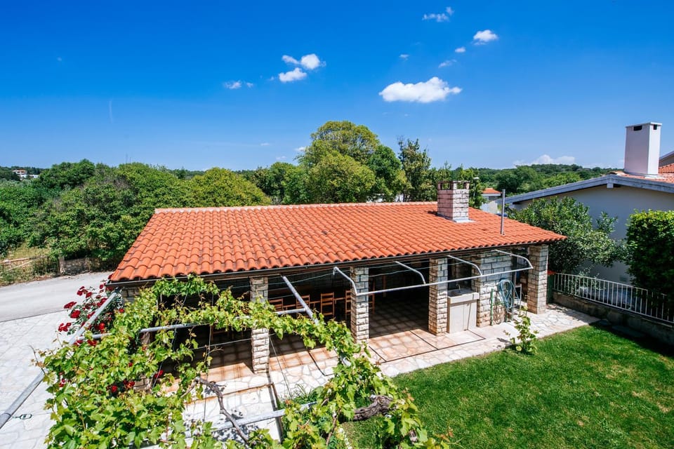Property building, Day