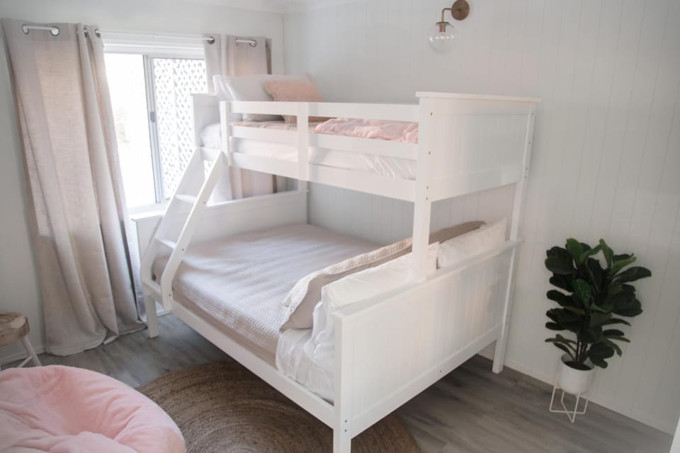 Malie - By The Sea Apartment in Hervey Bay