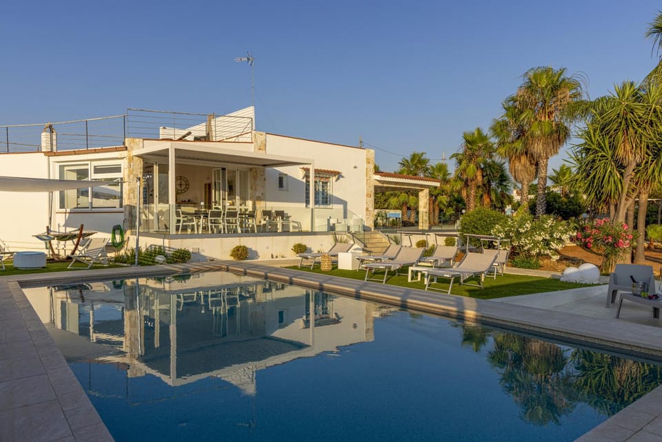 Property building, Day, Garden view, Pool view, Swimming pool