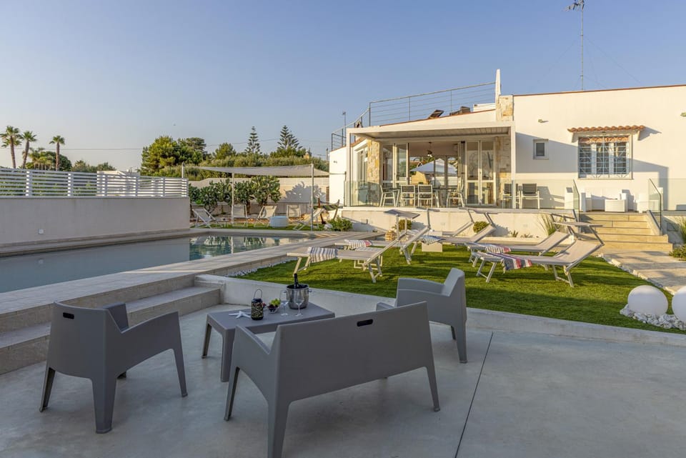Patio, Day, Garden, Garden view