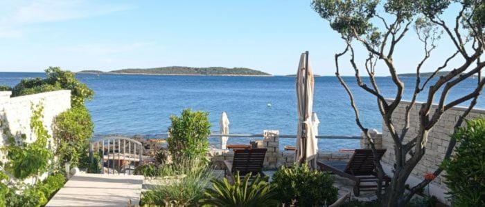 APARTMENTS VIS BY THE SEA Apartment in Vis