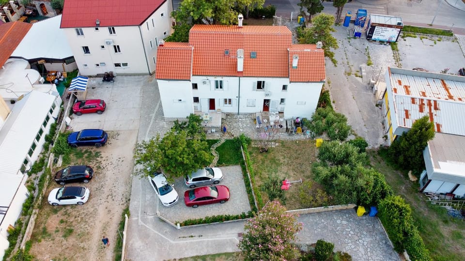 Silk Tree House House in Novalja