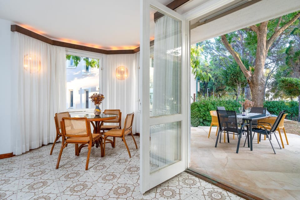 Silk Tree House House in Novalja