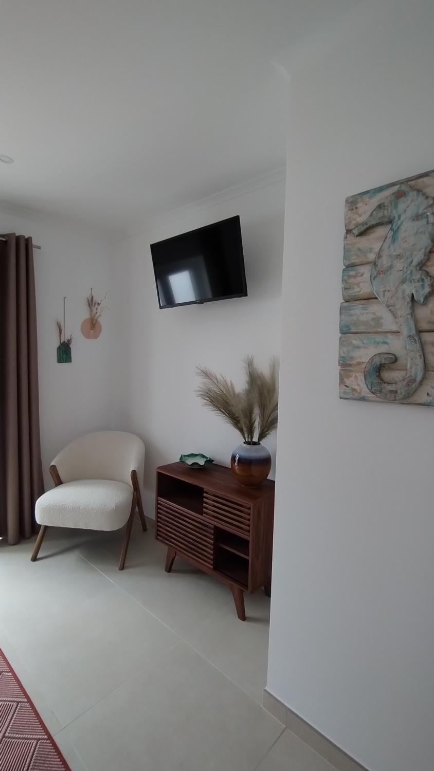 TV and multimedia, Living room, internet, air conditioner
