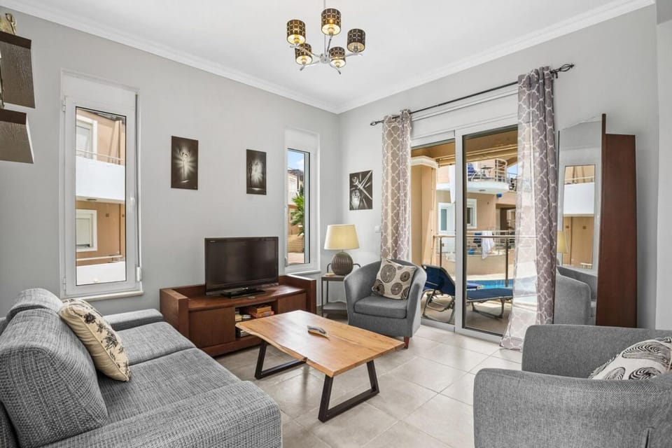 Villa Blue Dreams in Maleme Villa in Crete