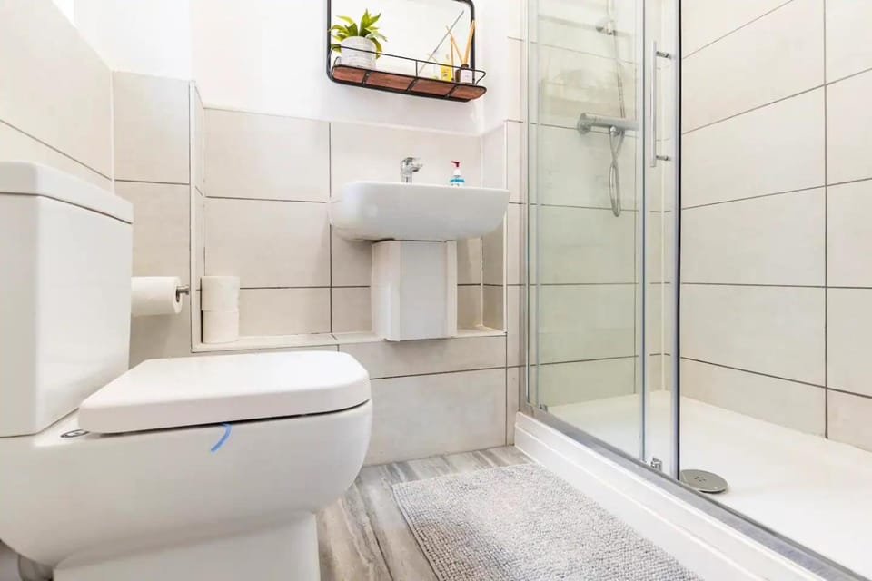 Shower, Bathroom, towels