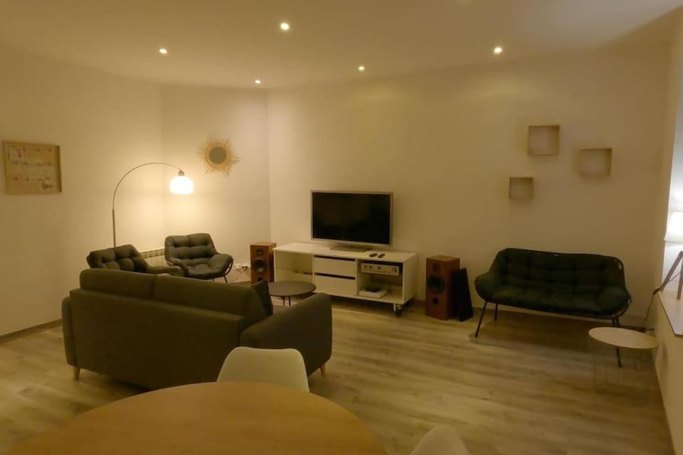 TV and multimedia, Living room, Seating area